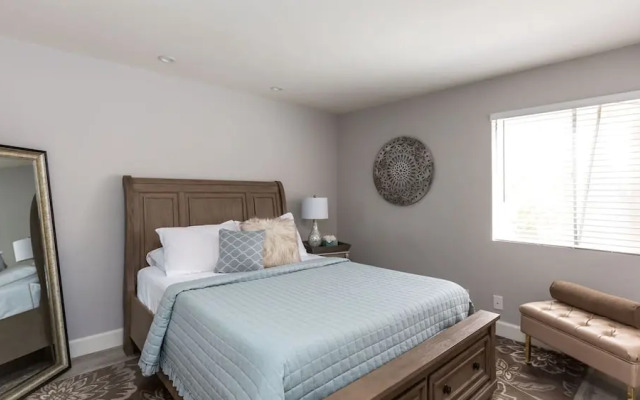 Ultra Modern Old Town Scottsdale 3 Bedroom!