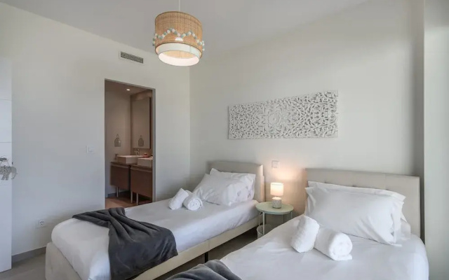 Seafront Apartment in Isla Canela
