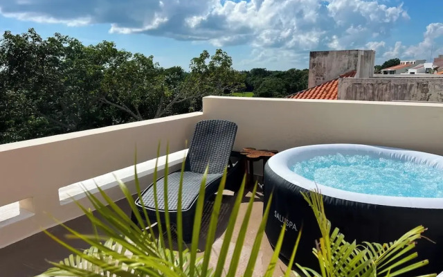 Studio 55 Private HotTube