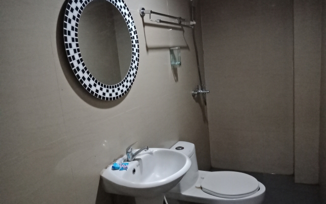 OYO 2574 Z Suites Hotel