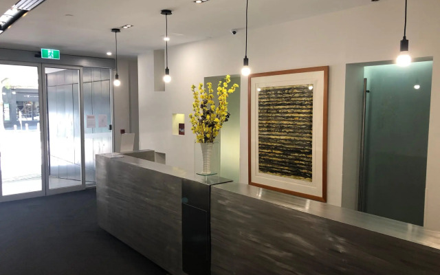 Melbourne CBD Central Apartment Hotel