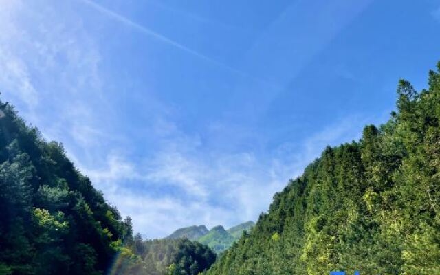 Yueqixi·Small Village Homestay (Tiantangzhai Scenic)