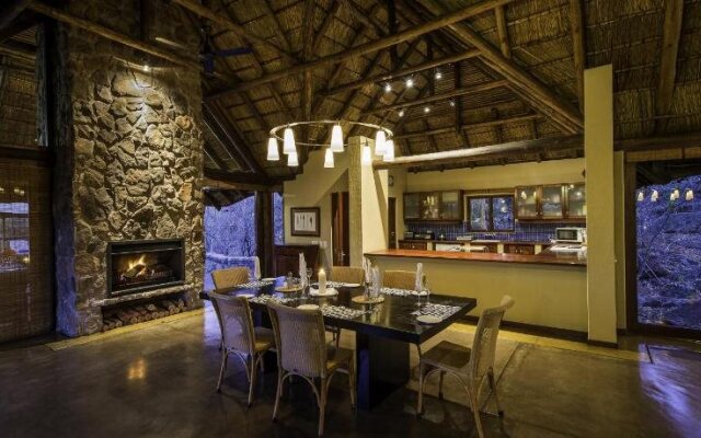 Tshwene Lodge