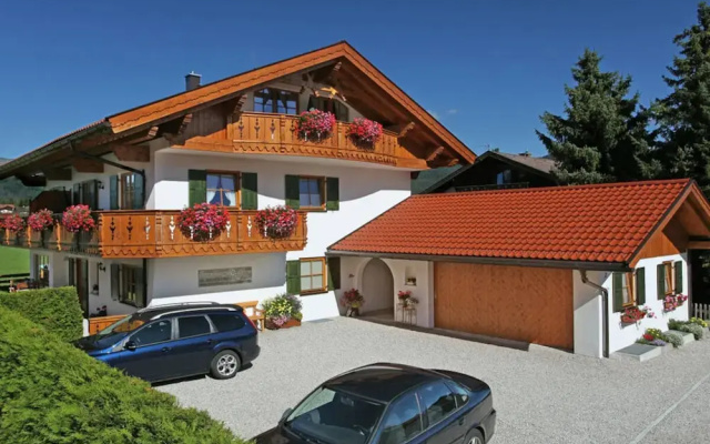 Holiday Apartment "wetterstein"