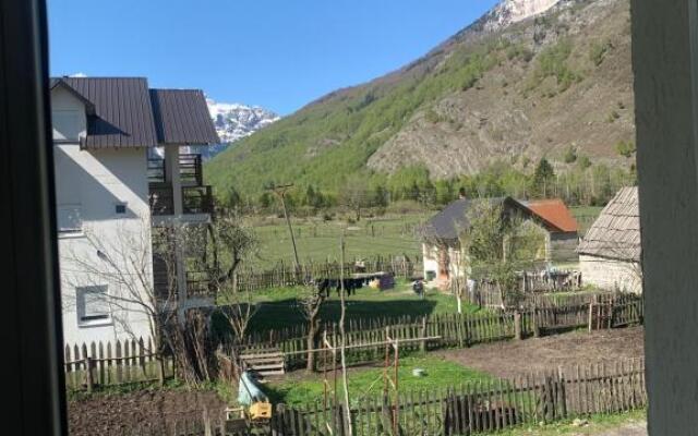 BUJTINA IZET SELIMAj