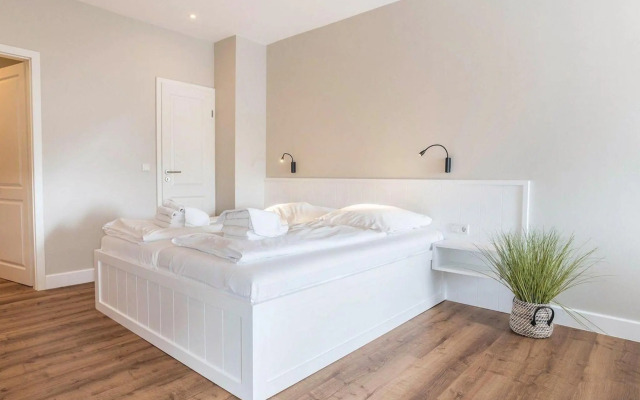 Hochwertig möblierte 2-Zimmer-Wohnung mit Balkon