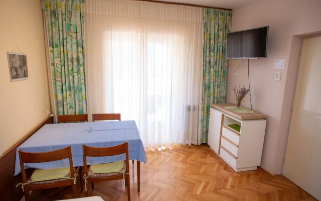 Ivan - Great Location - A1