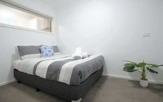 Apartments 521