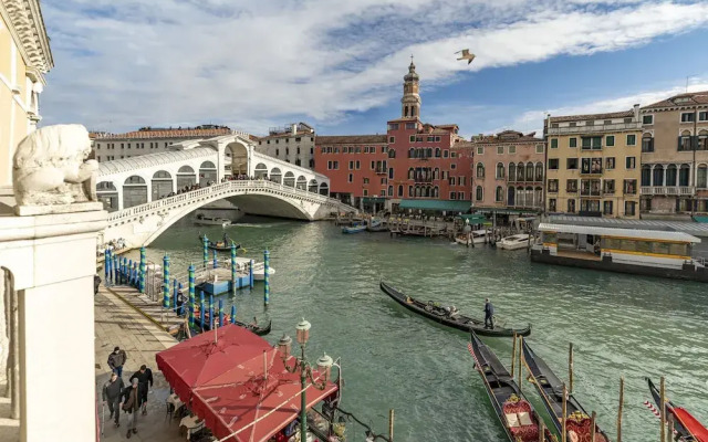 Rialto Grand Canal by Wonderful Italy