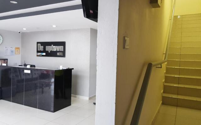 De UPTOWN Hotel @ P.J. 222