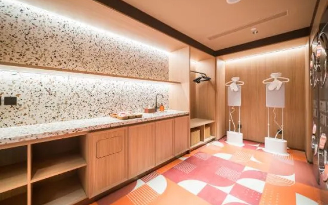 Orange Hotel (Dalian North Railway Station)