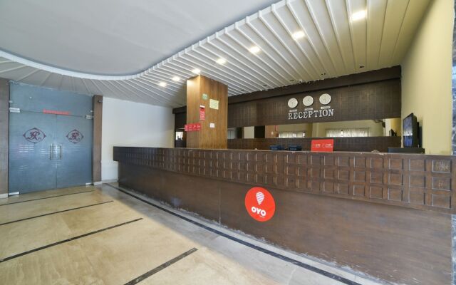 OYO Flagship 16018 Rainbow Saphire