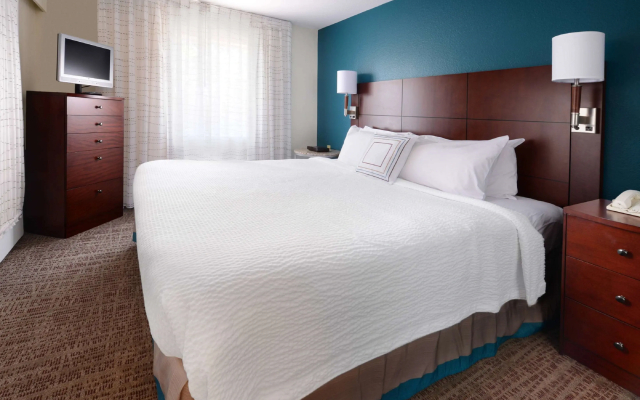 Sonesta ES Suites Dallas Market Center