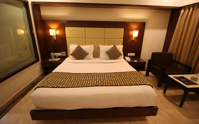 OYO Premium Jubilee Garden Jawahar Road