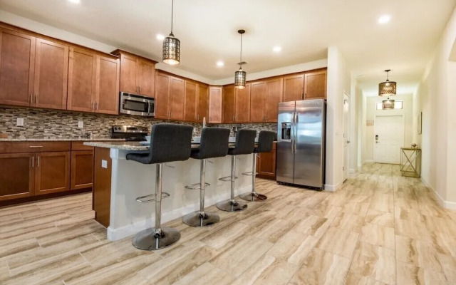 6bed 4Ba Villa Game Room Pool Spa