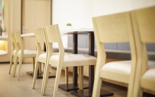 怡莱酒店(洛阳王城公园店)