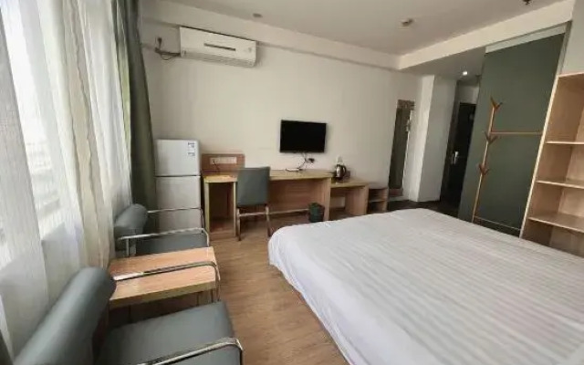Motel 168 (Fuyang Funan Dicheng North Road)