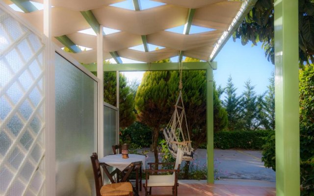 Kyparissia Garden Retreat - Sunny Master Suite