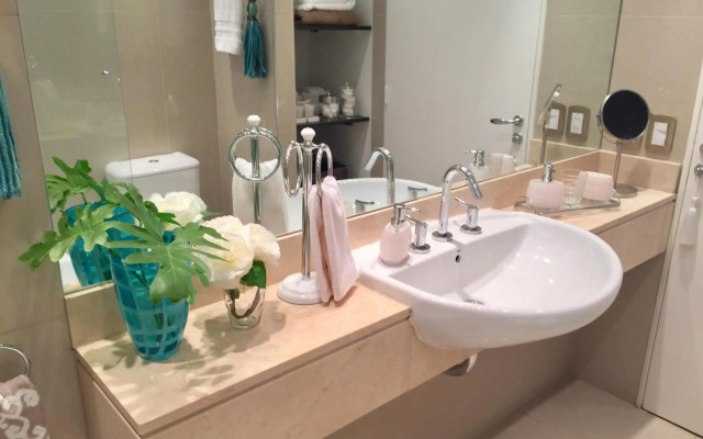 Luxury Apartment Tagle