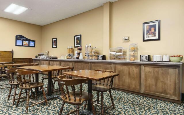 Days Inn by Wyndham Brockville