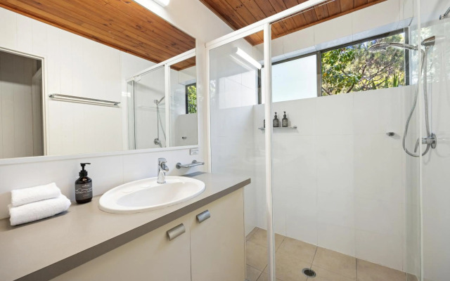 Tea Trees Apartment 6, Little Cove