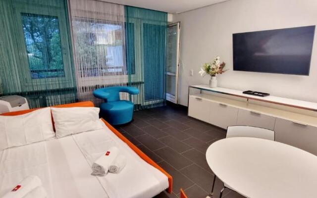 Bissone Apartment