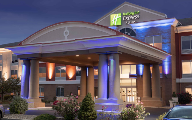 Holiday Inn Express Hotel & Suites Vestal by IHG