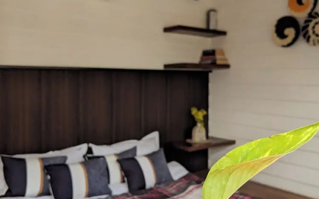 Tuk Tuk Gilhari Noida