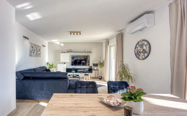 Holiday House Sunrise