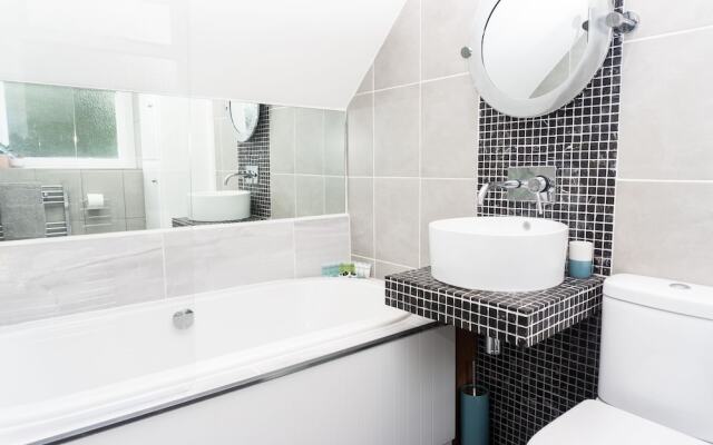 Karah Suites - Chandos Apartments