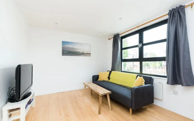 Charming Two Bedroom Flat Near Waterloo/southbank