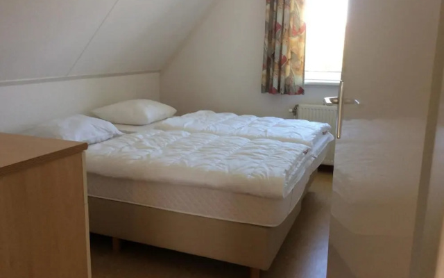 Bungalow for 6 People Near Beach