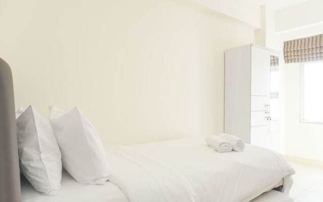 Minimalist And Homey Studio Green Bay Pluit Apartment