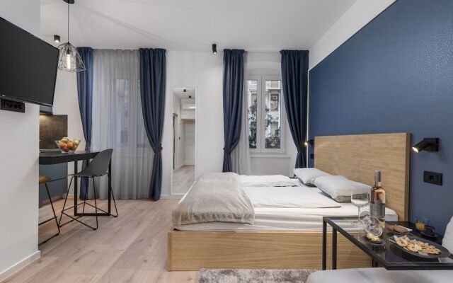 Deluxe Apartments & Rooms In the Center