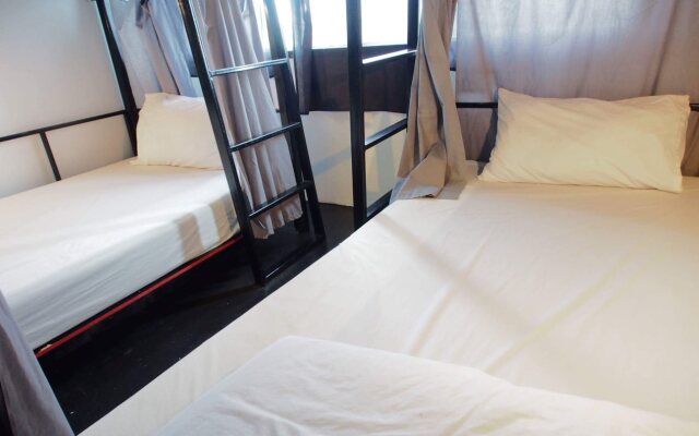 Sleepaholic Hostel