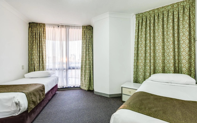 Central Hillcrest Apartment Hotel