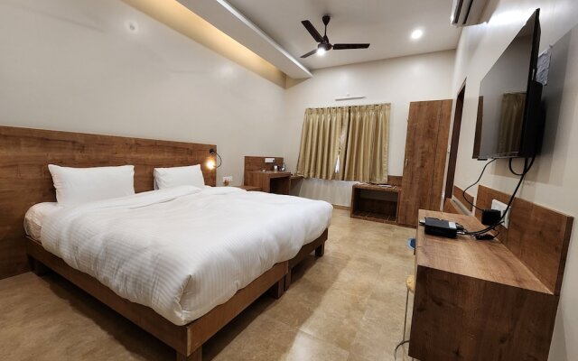 Hotel Gulmohar Grand