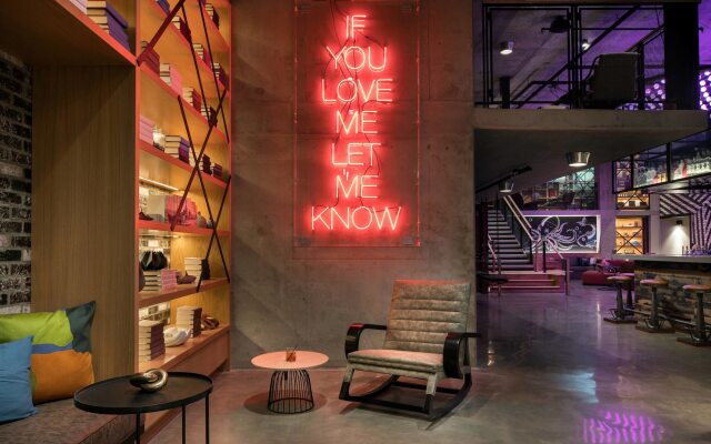 Moxy San Diego Downtown/Gaslamp Quarter