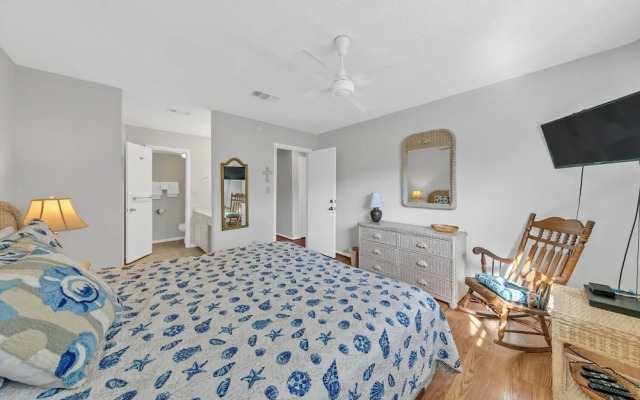 Golf Course 93d 3 Bedroom Condo by Redawning