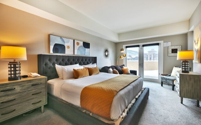 Your own balcony, full kitchen in Canyons Village by RedAwning