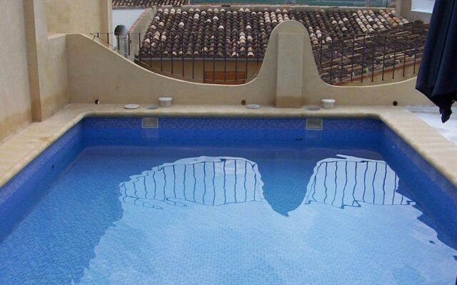 Cosy Holiday Home in Valencia With Billiards and Barbecue