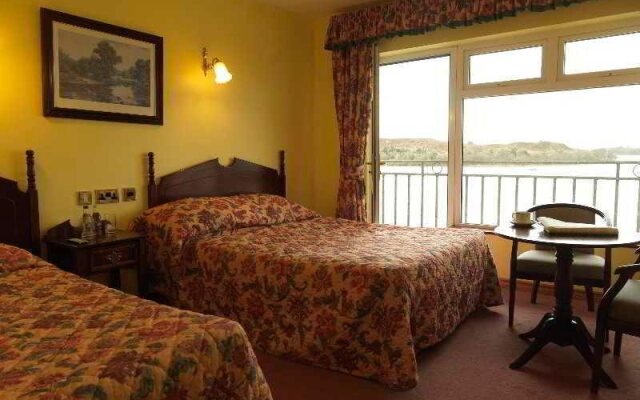 Pontoon Bridge Hotel