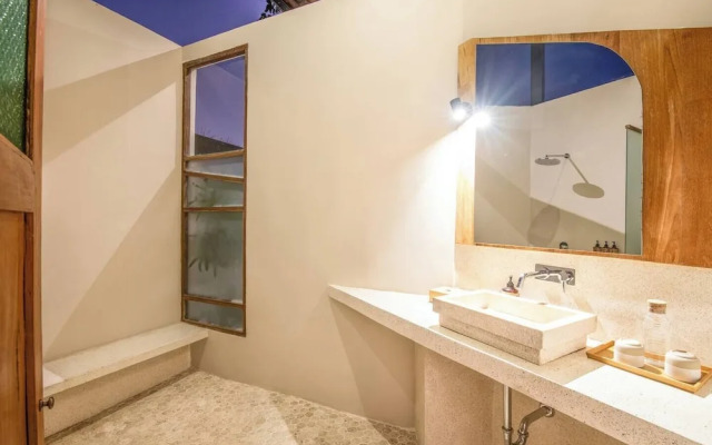 Stylish 2-br Villa With Pool, 800m Canggu Beach