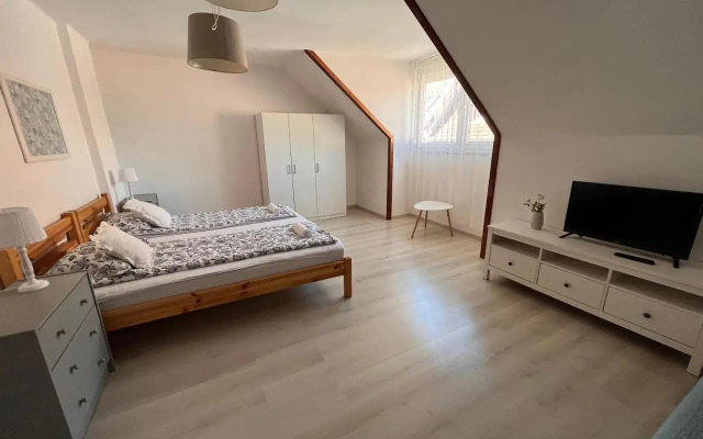 Pacsirta Apartman Grand