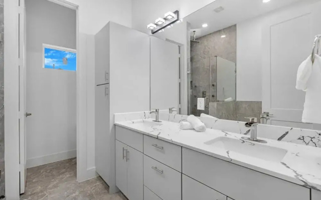 Spacious Houston 3bed3 Bath Family Townhome