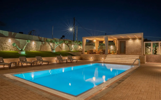 Avelia Luxury Villa With Private Pool