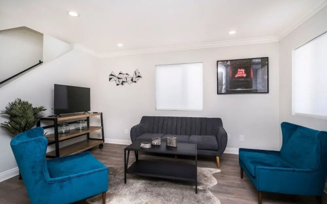 Brand NEW Luxury 3bdr Townhome In Silver Lake