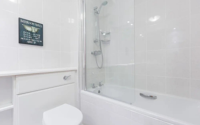 388 Old Tolbooth Wynd Apartment 2