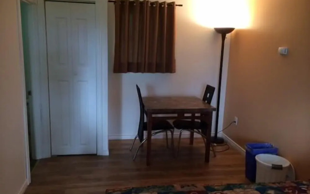 Carleton Motel & Coffee Shop