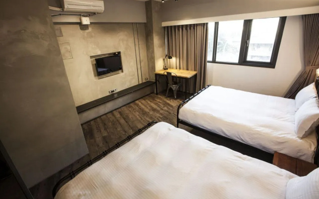 Taichung Loft Hostel - Yizhong